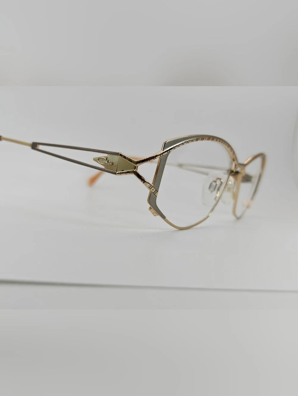 Cazal. Cazal 129. Col 923. Women's Gold Metal Cat-Eye Eyeglass Frame